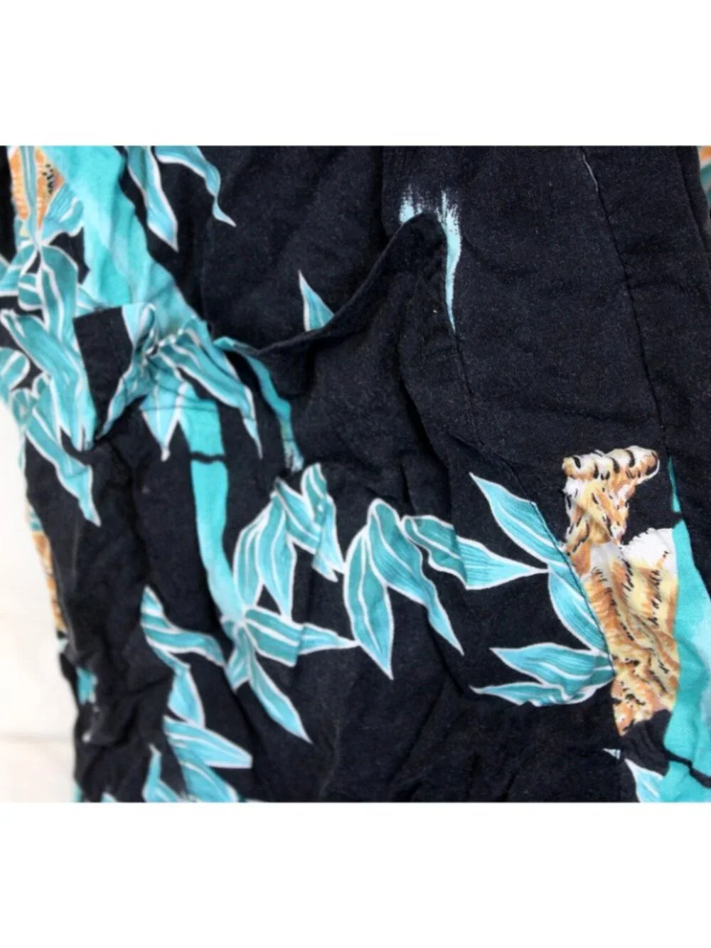 1980sSweethearts Mens Bathrobe Rose Asian Tiger Bamboo Print sz Med Short Belt